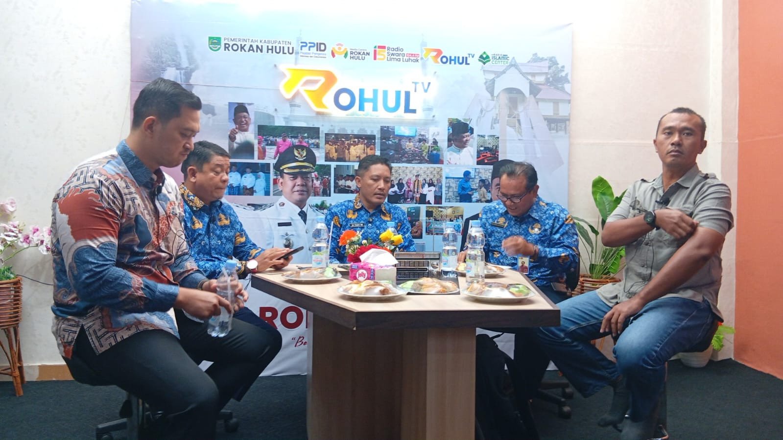 Surambi Nogori Wabup Rohil Bahas Masa Depan Petani Dan Peternak
