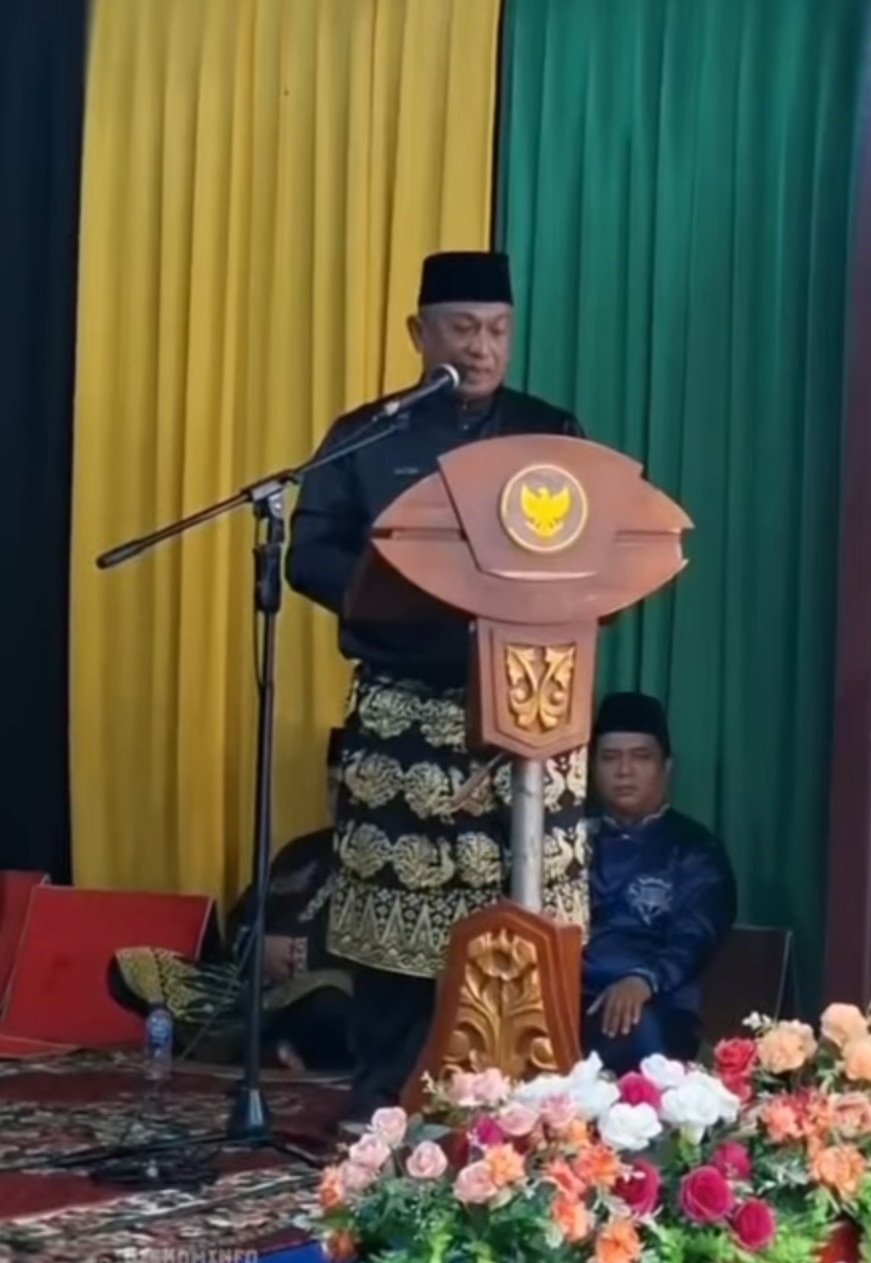 LAMR Rohul Anugerahkan Gelar Kehormatan kepada Bupati dan Wakil Bupati