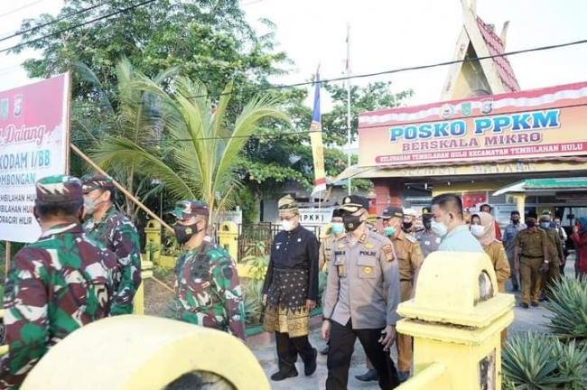 Bupati Inhil HM Wardan Dampingi Pangdam I/BB Tinjau PPKM di Tembilahan Hulu