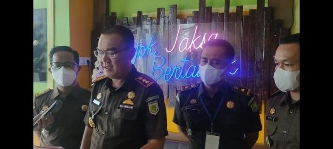 Buat Nasabah Fiktif, Kejari Siak Tahan Direktur BUMKam