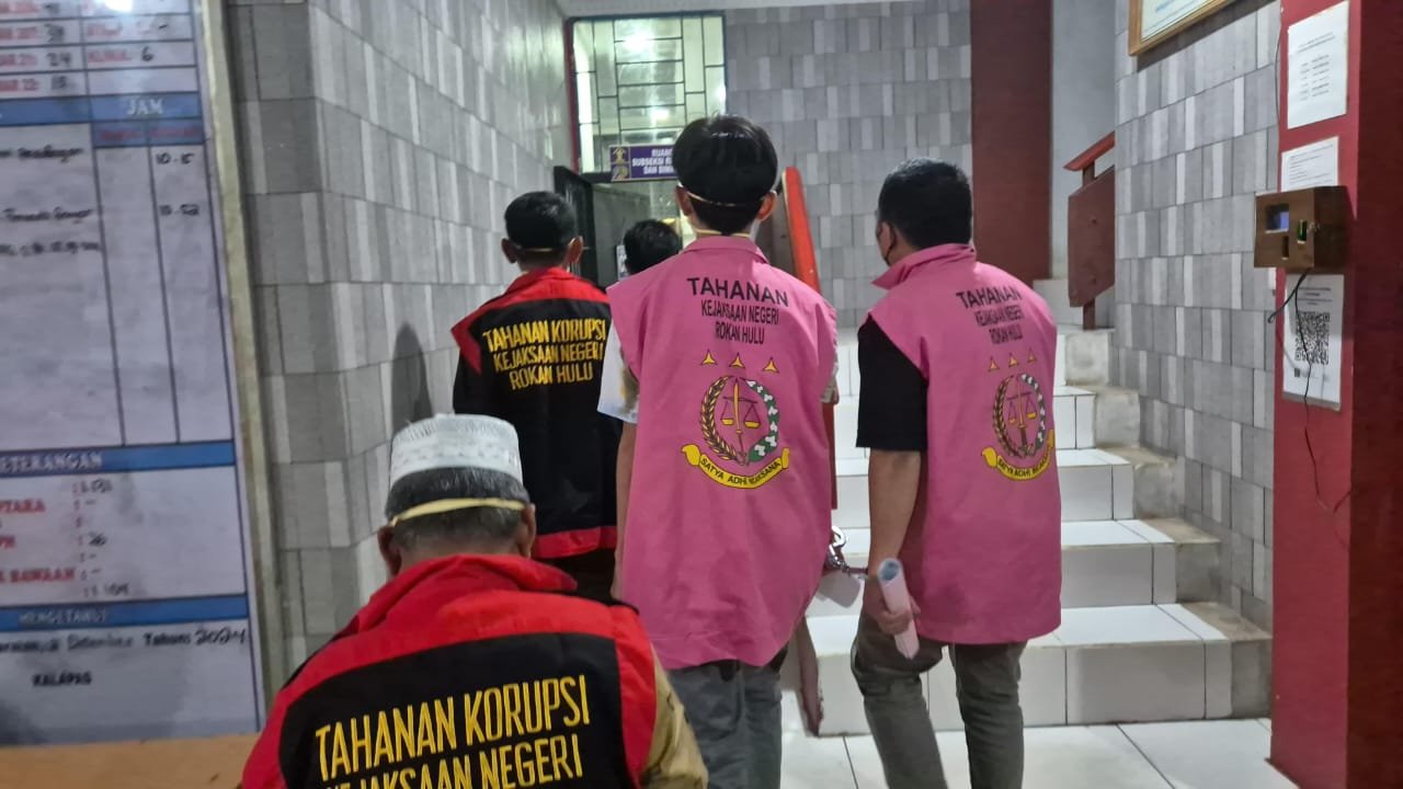  Ungkap Kasus Korupsi, Kejari Rokan Hulu Tahan Enam Tersangka