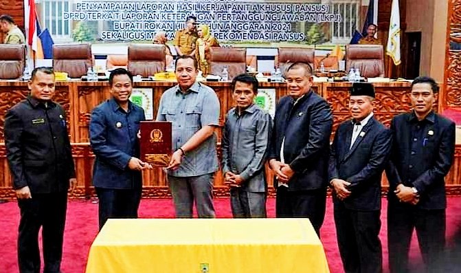 DPRD Sampaikan Rekomendasi Atas LKPJ Bupati Rohil 2021