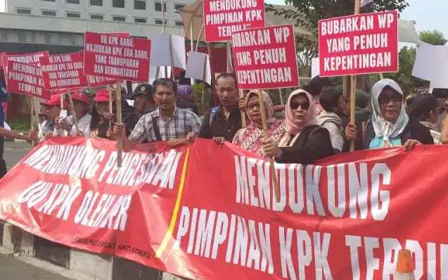 Aksi Damai Koalisi Masyarakt Anti Korupsi Dukung UU Baru KPK, di Perkuat KPK