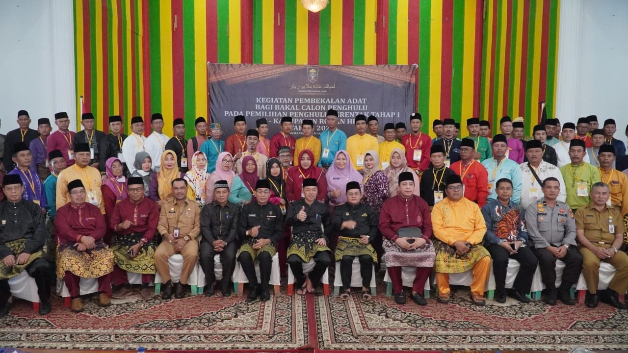 Buka Pembekalan Adat, Bupati Rohil Ajak Calon Penghulu Tidak Lakukan Money Politik