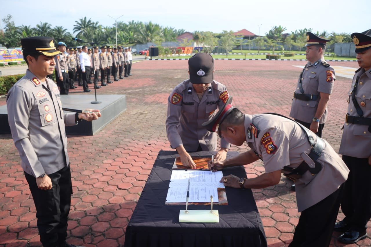 Sertijab Kasat Intelkam Dan Kapolsek Rambah Polres Rokan Hulu Berlangsung Khidmat