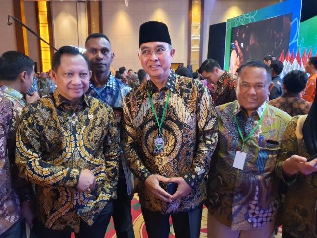 Pemkab Kampar Komit  permudah Perizinan di Kampar