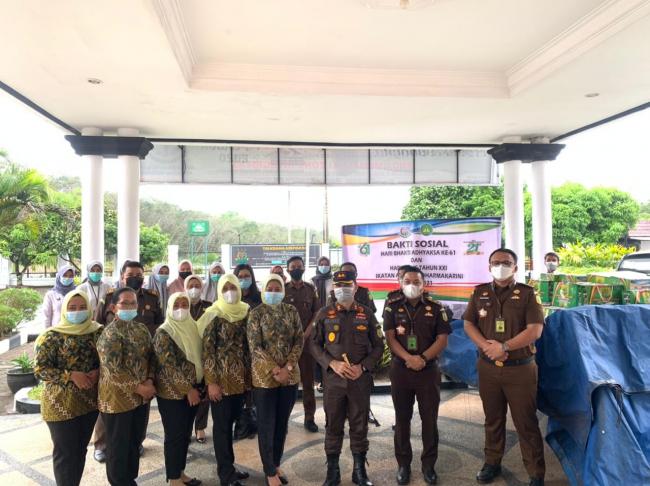 Sambut HBA Ke-61 dan HUT Ke-21 Ikatan Adhyaksa Dharmakarini (IAD) Gelar Bakti Sosial