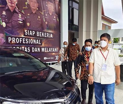 Bupati Kuansing Laporkan Oknum Kejari Kuansing ke Kejati Riau, Andi Putra Mengaku Diperas Rp1 Miliar