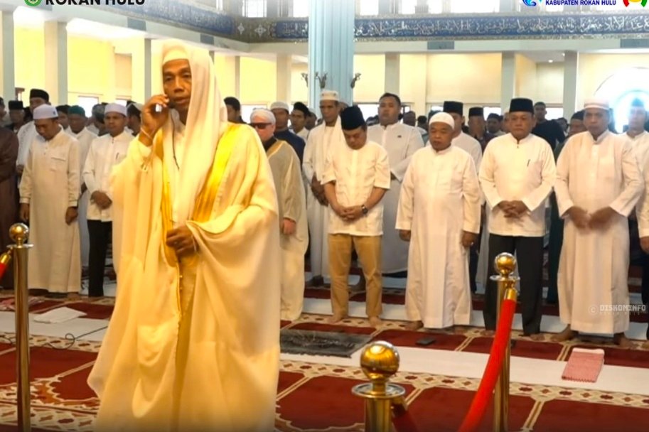 Ribuan Jemaah Padati Masjid Agung Islamic Center Rokan Hulu, Salat Iduladha 1447 H 