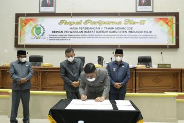 DPRD Dan Bupati Inhil Tandatangani MOU Kua PPAS APBD 2022