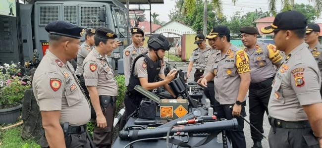 Kaplolres Kampar Cek Alsus Sabhara untuk Kesiapan Pengamanan Jelang Pelantikan Presiden