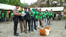 Polda Riau Bantu Masyarakat Terdampak Langsung Covid-1919