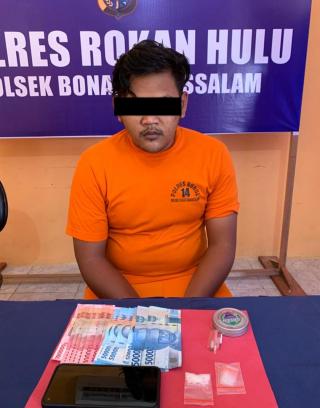 Seorang Pria Diringkus Personil Polsek Bonaidarussalam Dalam Kasus Sabu Dengan Berat 1,75 Gram