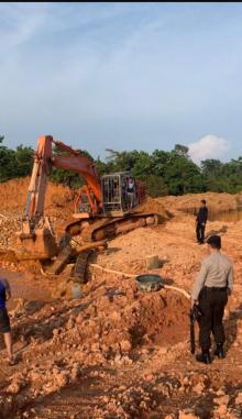 Polres Kuansing Amankan Pelaku Praktek PETI Beserta Excavatornya, Dan Akan Tindak Tegas Para Pelaku