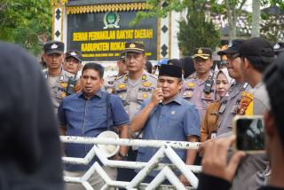 Polres Rohul Berhasil Kawal Pengamanan Unjuk Rasa Aliansi Mahasiswa di Kantor DPRD