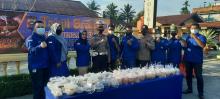 SPI Rohul Bersama Polsek Ujung Batu Berbagi Takjil Gratis Dibulan Suci Ramadhan