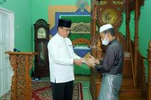 Lakukan Safari Ramadhan Ke Kecamatan Mandah, Bupati HM.Wardan Berikan Santunan Ke Anak Yatim