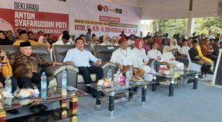 Pendukung Anton - Poti Membludak saat Antarkan Paslon Mendaptar Ke KPUD Rohul