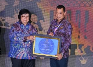 Pekanbaru Terima Sertifikat Adipura dari Menteri LHK Berkat Kerja Keras Pemerintah Kota