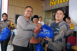 Giat Rilis Akhir Tahun 2023, Kapolres Rohul Berikan Bingkisan Kepada Wartawan Sebagai Bukti Bermitra
