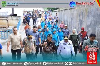 Pj Gubernur Riau Kunjungi Rohul, Penanganan Komunitas Pangan Akibat Banjir