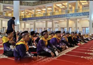 Keberangkatan JCH Kloter 9 asal Rohul, Wabup Syafaruddin Poti Lepas 169 JCH pada Hari Pertama