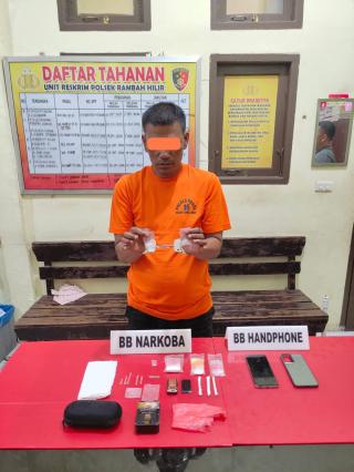 Personil Polsek Rambah Hilir Tangkap Bandar Sabu Beserta Barang Bukti