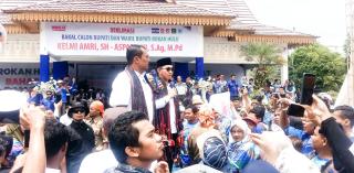 Pasangan Calon Bupati Rohul Kelmi Amri Asparaini Resmi Mendaftar di KPUD Rohul