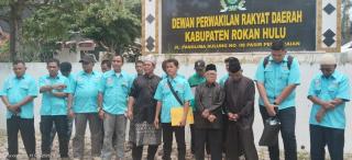 PUK FSPPP Dan Ninik Mamak Desa Teluk Aur Kecewa Komisi 3 DPRD Rohul Batalkan Mendadak RDP