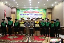 Ketua DPRD Beri Semangat Wisuda Wan dan Wisudawati STAI Siak