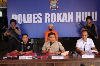 Diruangan BK, Tersangka AG Jalankan Aksi Bejadnya